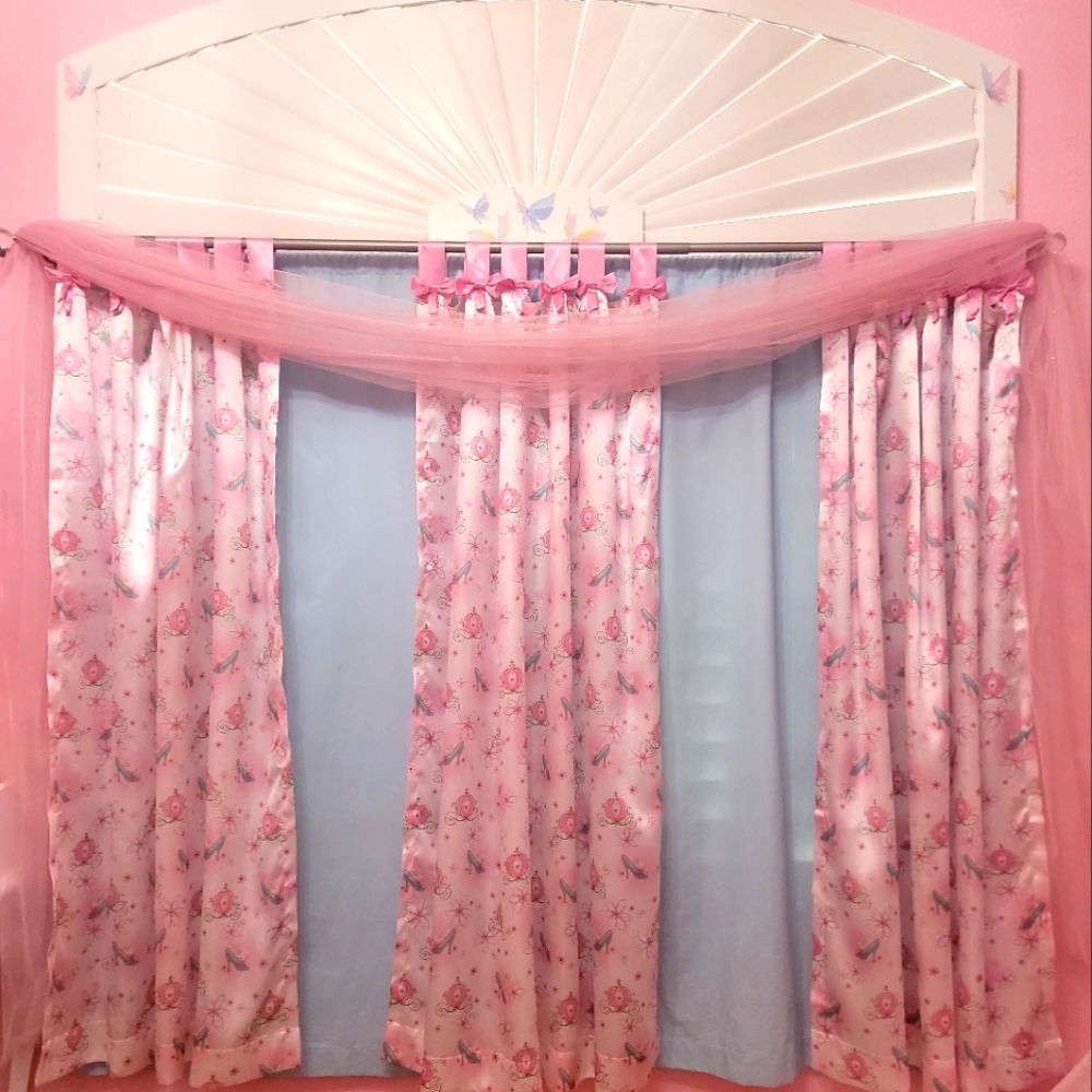 CINDERELLA PRINCESS ENCHANTMENT WINDOW PANELS
